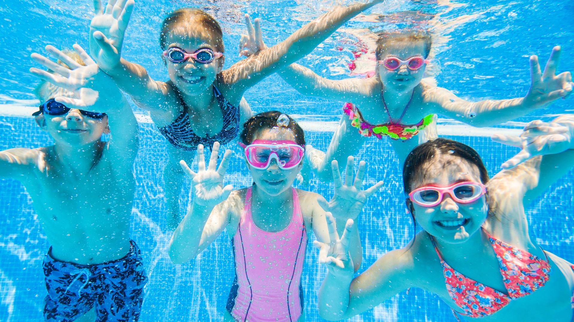 Can Kids Catch Lice from a Swimming Pool?