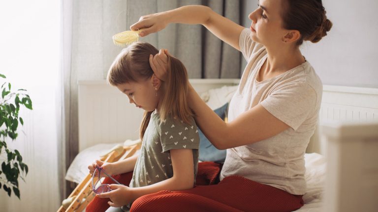 Does Mayonnaise Coat the Hair Instead of Killing Nits?