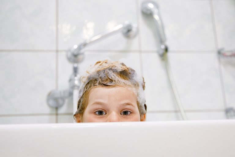 Dish Soap Slows Lice Down. It Doesn’t Remove Nits.